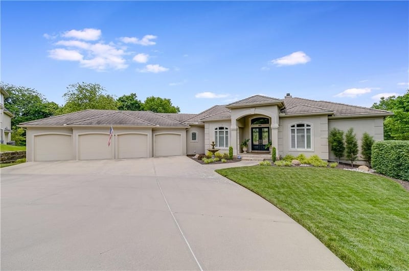 1301 NW Indian Ln, Blue Springs, MO 64015
