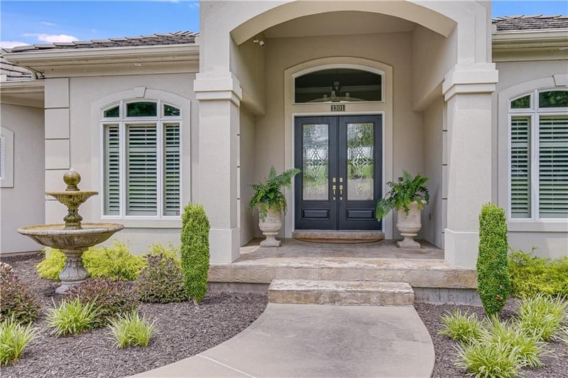 1301 NW Indian Ln, Blue Springs, MO 64015