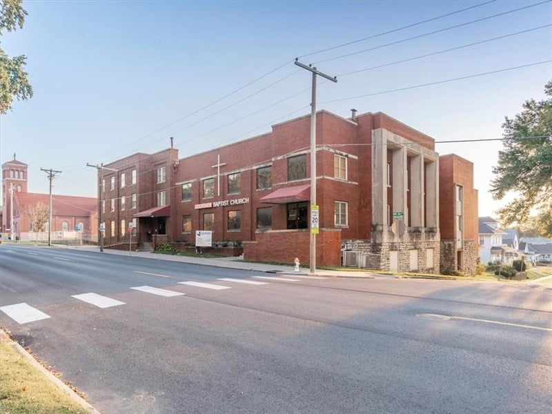 5708 King Hill Ave, St Joseph, MO 64504