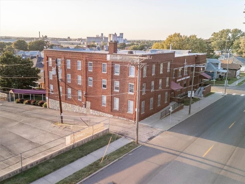 5708 King Hill Ave, St Joseph, MO 64504