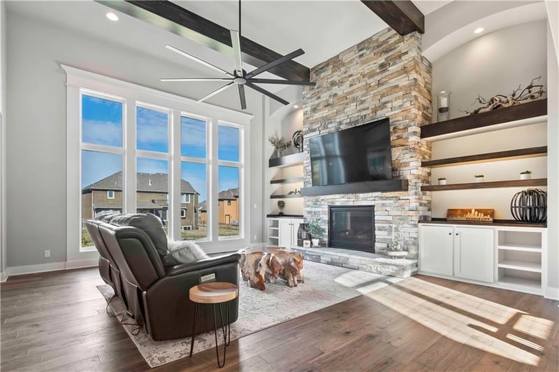 15832 Reinhardt St, Overland Park, KS 66224