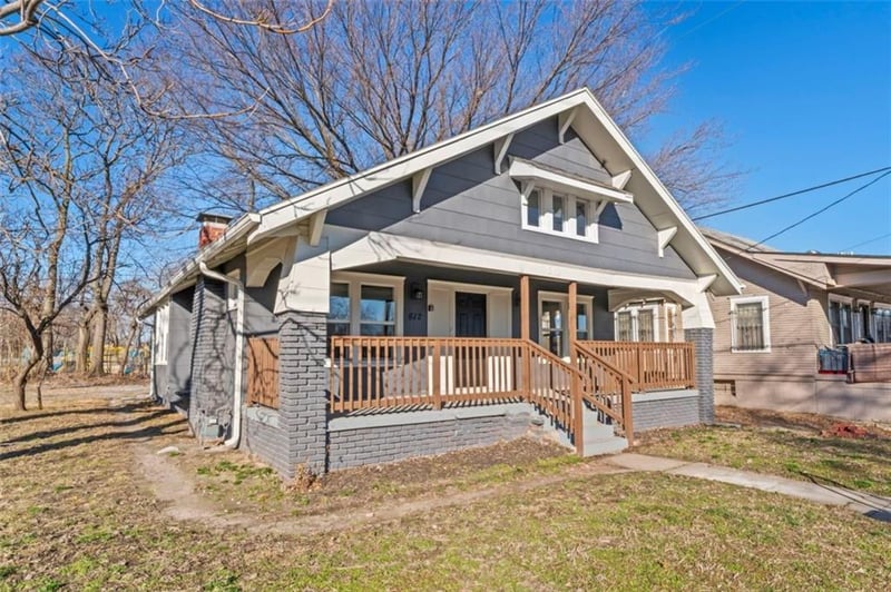 612 S 10th St, Kansas City, KS 66105