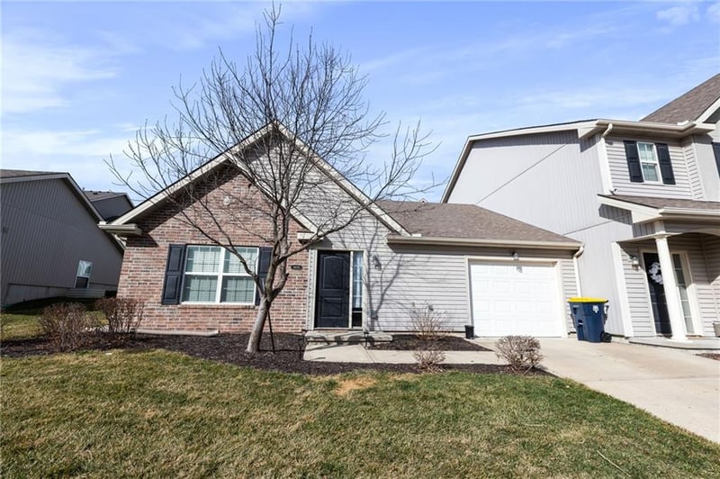 9420 Adrian Ave, Kansas City, MO 64154