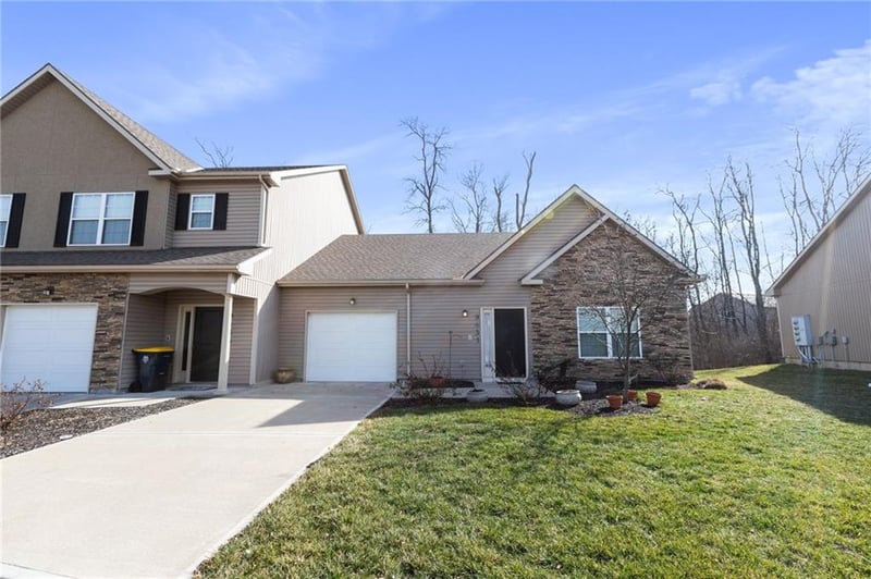 9431 N Adrian Ave, Kansas City, MO 64154