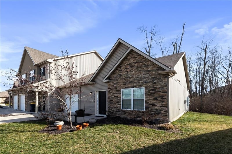 9431 N Adrian Ave, Kansas City, MO 64154