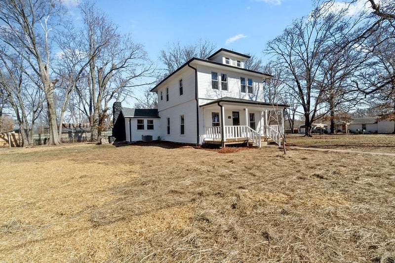504 W 4th St, Lane, KS 66042