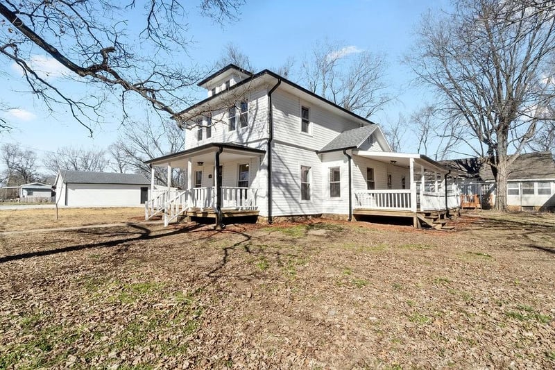 504 W 4th St, Lane, KS 66042