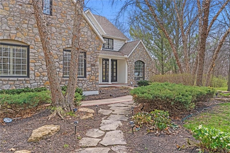 3101 Iron Horse Ct, Overland Park, KS 66224