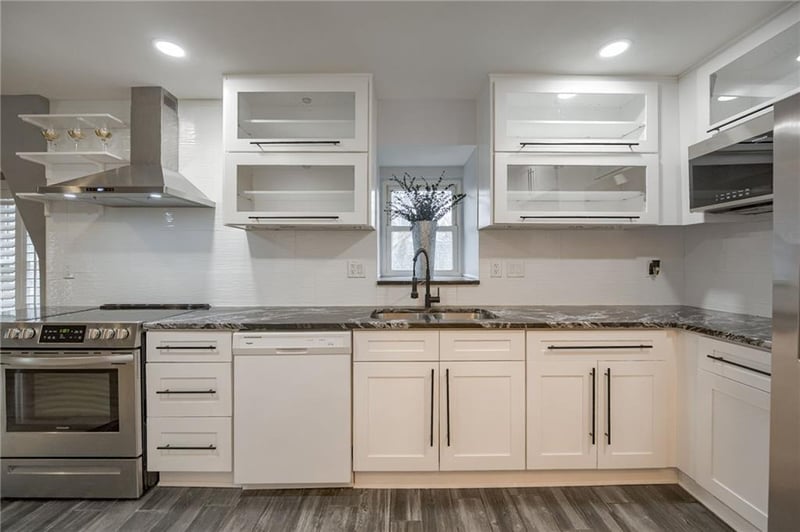 6708 W 109th St #F, Overland Park, KS 66211
