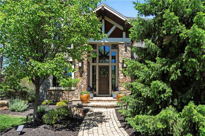 11200 W 164th St, Overland Park, KS 66062