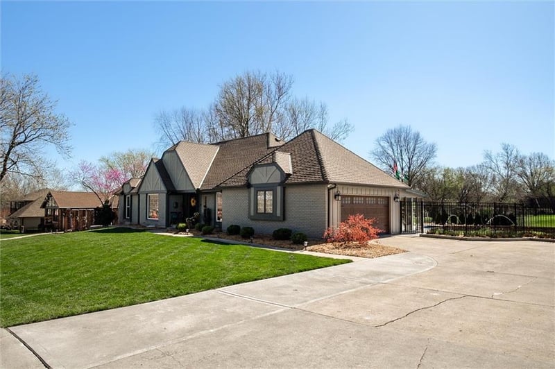 1308 NW 3rd St, Blue Springs, MO 64014