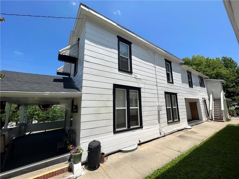 1208 W White Oak St, Independence, MO 64050