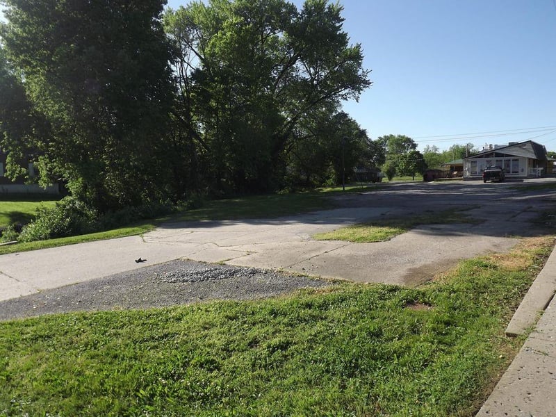1104 Odell Ave, Marshall, MO 65340