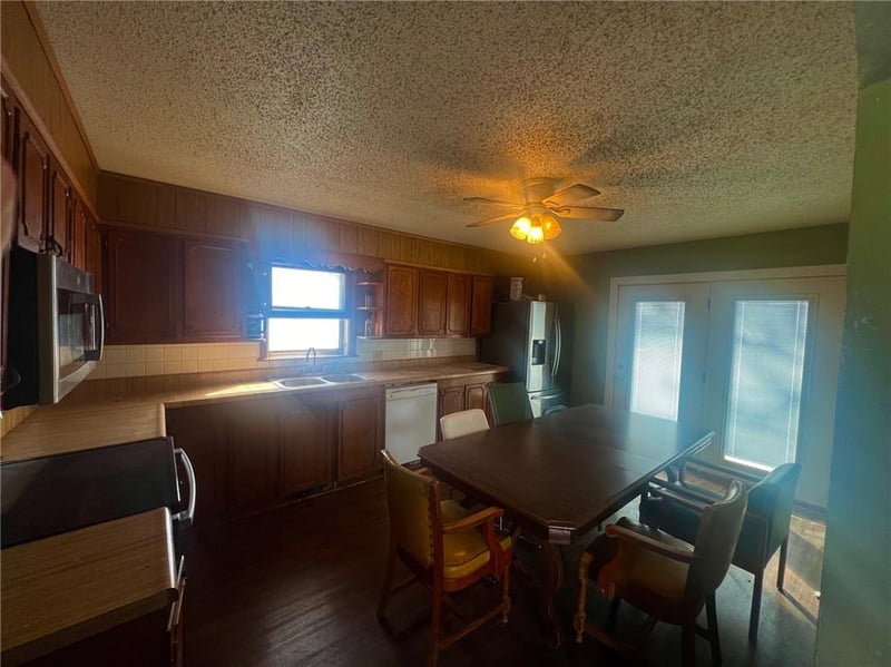 304 W 3rd St, Winston, MO 64689