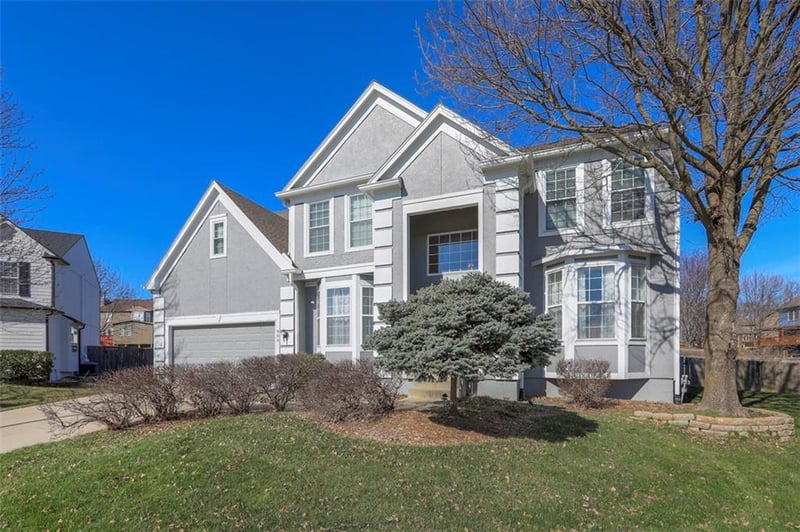 900 93rd Ct, Kansas City, MO 64155