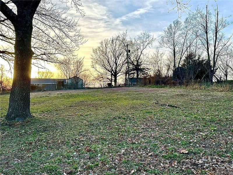 13520 184th St, Linwood, KS 66052