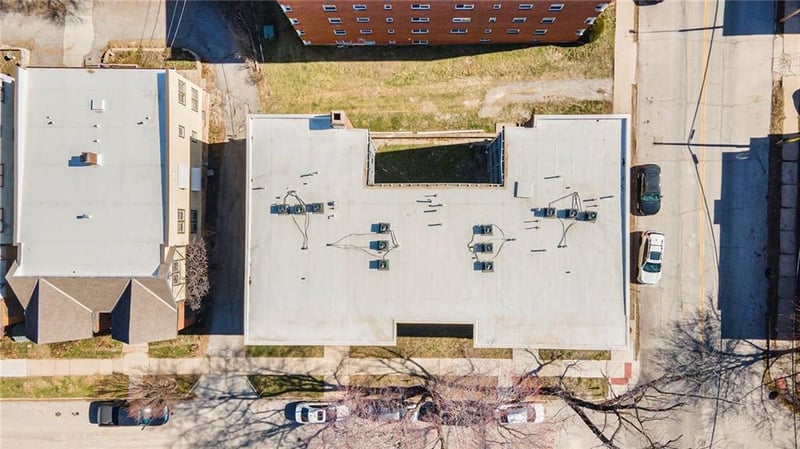 5047 Wyandotte St, Kansas City, MO 64112