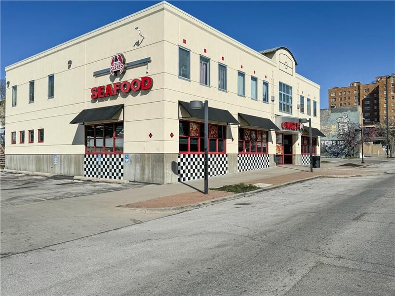 3756 Broadway Blvd, Kansas City, MO 64111