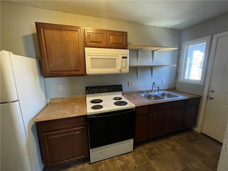 3339 Indiana Ave, Kansas City, MO 64128