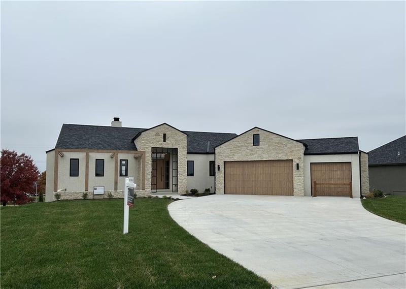 8520 N Booth Ave, Kansas City, MO 64157