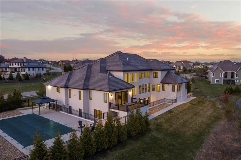10821 W 167th St, Overland Park, KS 66221