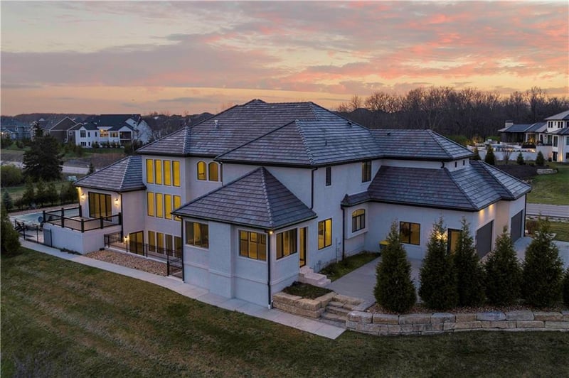 10821 W 167th St, Overland Park, KS 66221