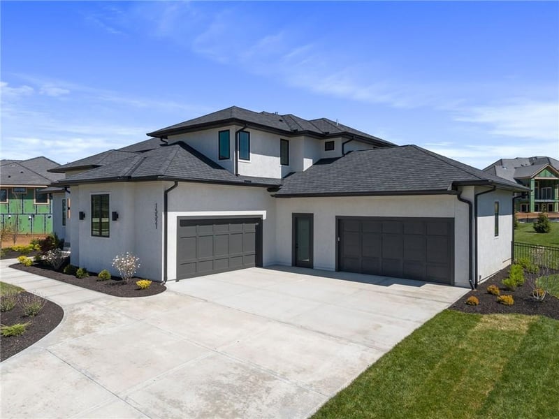 15521 Fontana St, Overland Park, KS 66224