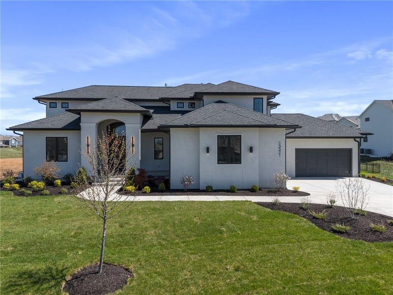 15521 Fontana St, Overland Park, KS 66224