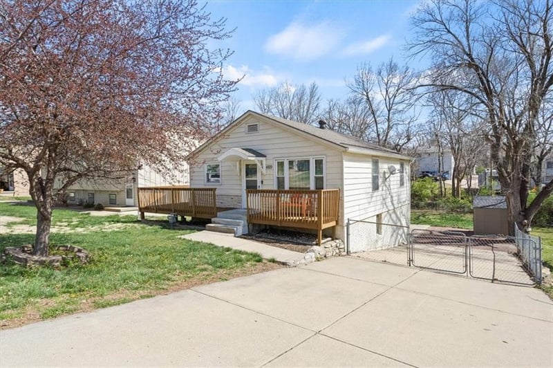 4819 Woodward St, Overland Park, KS 66203
