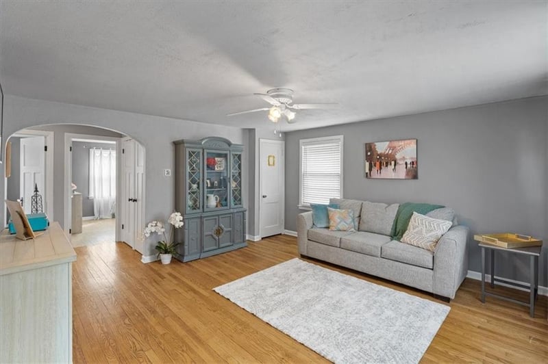 4819 Woodward St, Overland Park, KS 66203