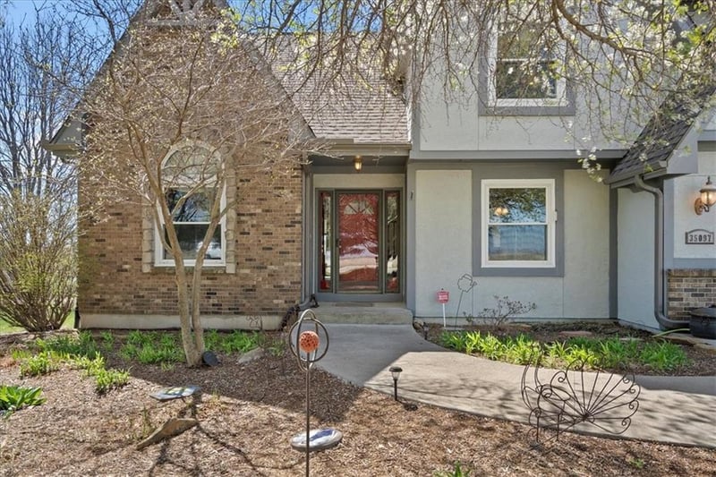 35097 W 215th St, Edgerton, KS 66021