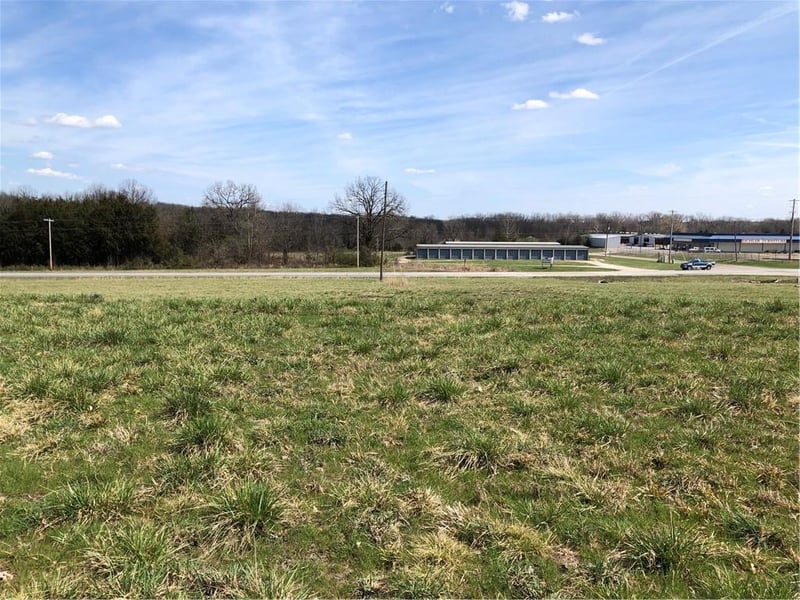 West Dam Access Rd, Warsaw, MO 65355