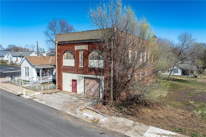1005 10th St, St Joseph, MO 64501