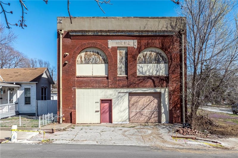 1005 10th St, St Joseph, MO 64501