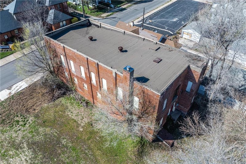 1005 10th St, St Joseph, MO 64501