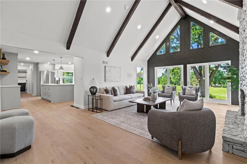 201 W 128th St, Kansas City, MO 64145