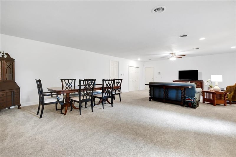 13939 Frost Rd, Kansas City, MO 64138