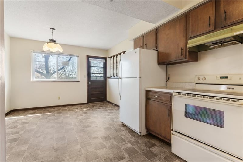 5218 Ditzler Ave, Raytown, MO 64133