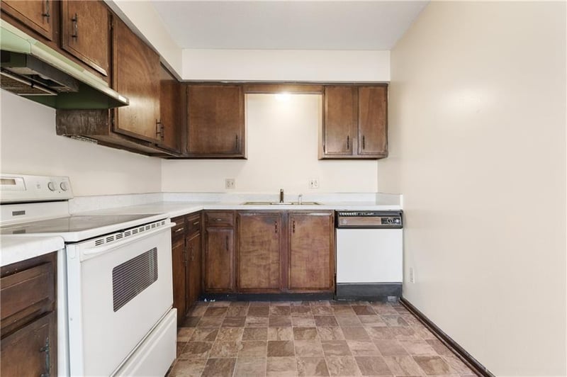 5218 Ditzler Ave, Raytown, MO 64133