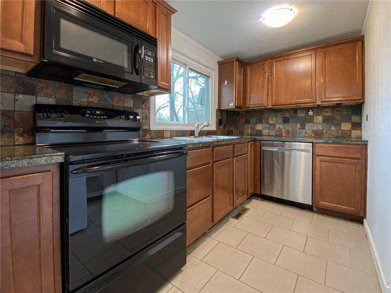 8719 Switzer Rd, Overland Park, KS 66214