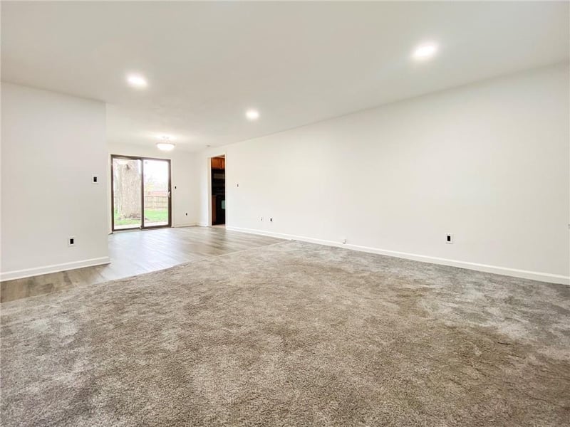 8719 Switzer Rd, Overland Park, KS 66214