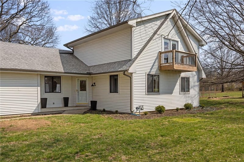 8000 E 155th St, Grandview, MO 64030