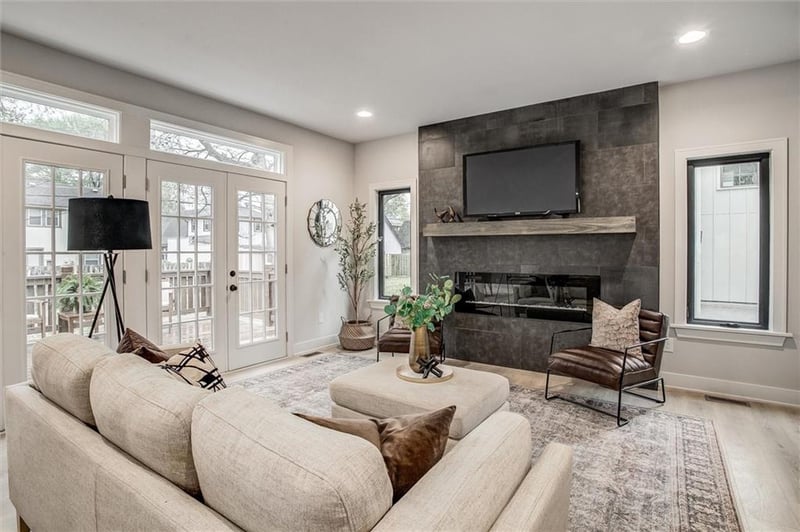 7613 Main St, Kansas City, MO 64114