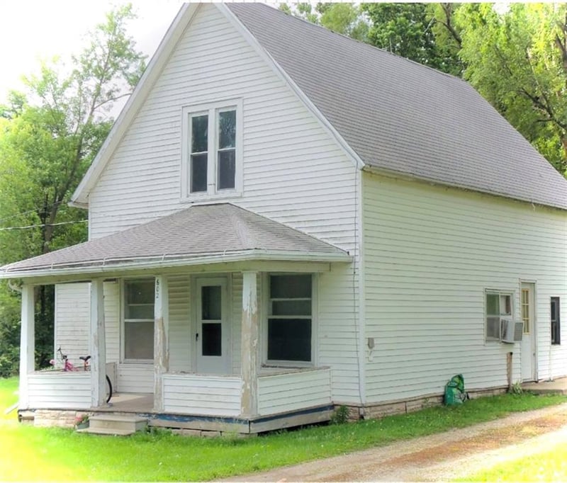 602 E Roseberry St, Hopkins, MO 64461