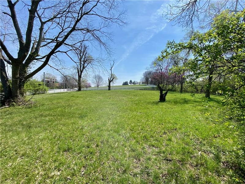 1001 SW Scherer Rd, Lee's Summit, MO 64082
