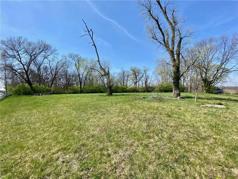 1001 SW Scherer Rd, Lee's Summit, MO 64082