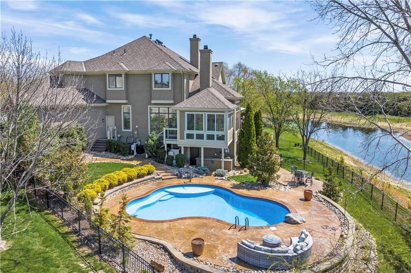 6017 W 142nd St, Overland Park, KS 66223
