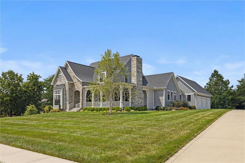 10410 N Hedges Ave, Kansas City, MO 64157