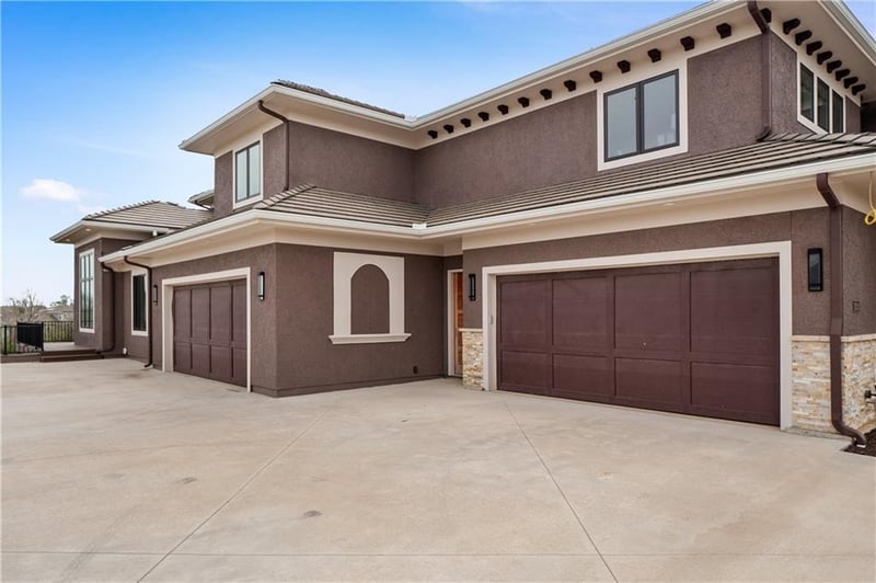 17205 Goddard St, Overland Park, KS 66221