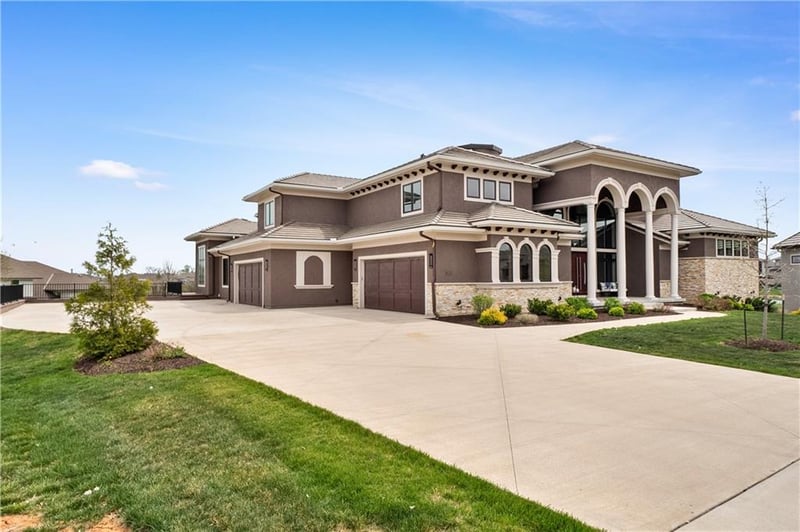 17205 Goddard St, Overland Park, KS 66221